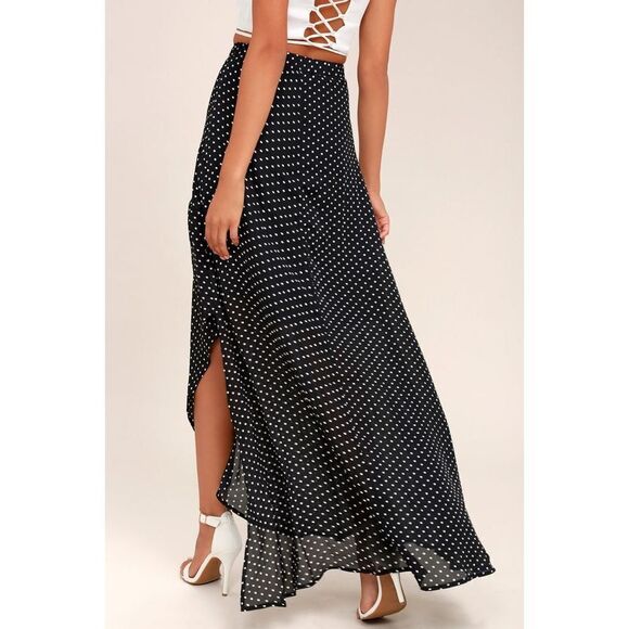‎Lulus confident cosmopolitan polka dots maxi skirt - Picture 3 of 6